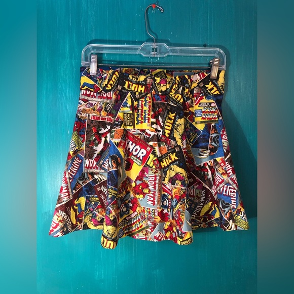 Handmade Vintage Marvel Comic Mini Skirt 🦸🏻‍♀️ - Picture 5 of 16